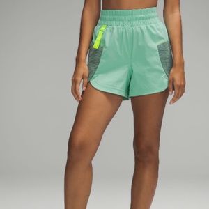 NWOT Lululemon Drop-in Pocket High Rise Hiking Short 4"